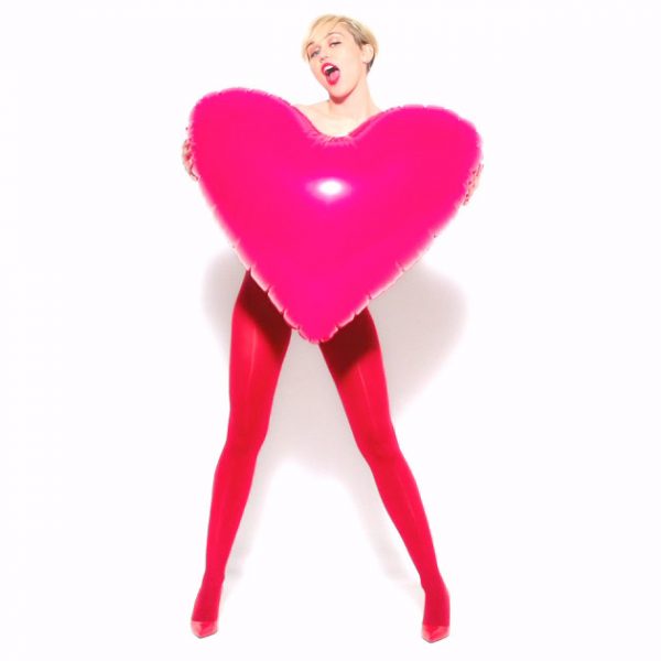 ARMANDO TESTA FIRMA LA CAMPAGNA INTERNAZIONALE GOLDEN LADY.  A LOS ANGELES, CON MILEY CYRUS E TERRY RICHARDSON.