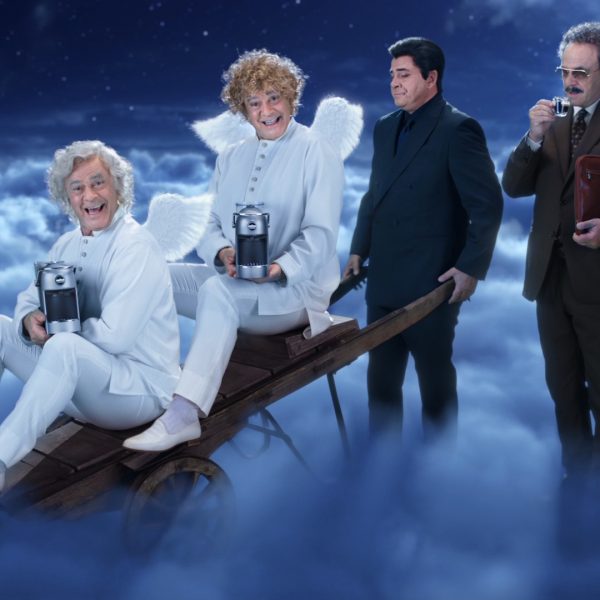 IL NATALE LAVAZZA È PIENO DI SORPRESE. CON ARMANDO TESTA, MAURIZIO CROZZA E JOLIE PLUS.
