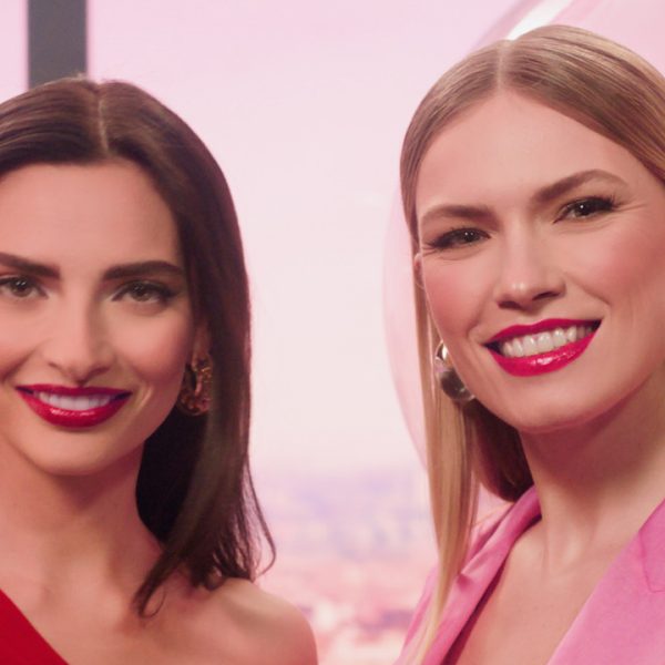 With Deborah Milan and InTesta, extreme gloss for your lips.