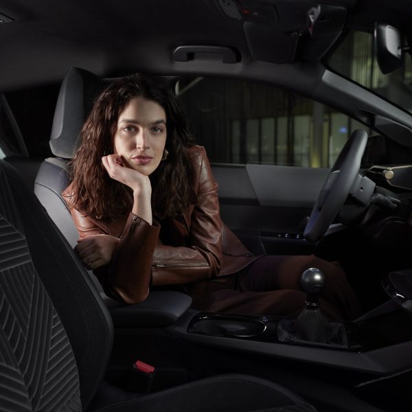 Greta Ferro chooses her own path with the Lancia Ypsilon Turbo 100 petrol in the new campaign created By 777