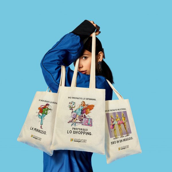 “A bag that speaks for you”: The Style Outlets, in collaboration with Armando Testa, have launched a limited-edition shopper for all women.